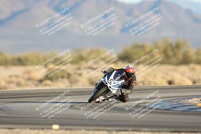 media/Dec-07-2025-CVMA (Sun) [[3e7d2de5dc]]/Race 18-Formula Twins-Formula 40 UL/